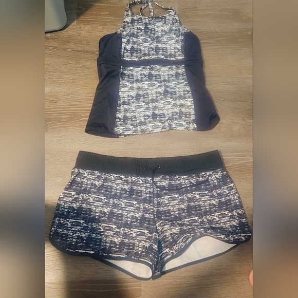 women's swimsuit - Picture 1 of 3